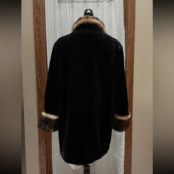 Tally-Ho Outerwear Soft Black Long Sleeve Faux Fur Button Front Coat size M - Picture 4 of 12
